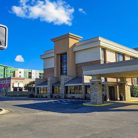 Hotel Lotus Kansas City Merriam Екстер'єр фото