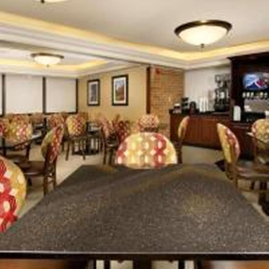 Hotel Lotus Kansas City Merriam Екстер'єр фото