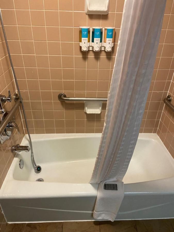 Hotel Lotus Kansas City Merriam Екстер'єр фото
