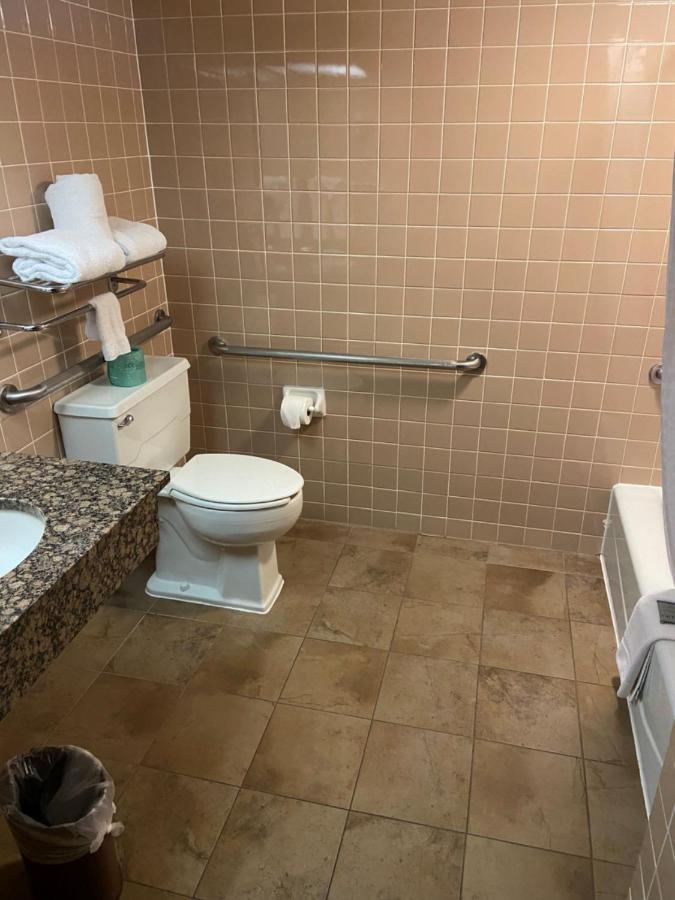 Hotel Lotus Kansas City Merriam Екстер'єр фото