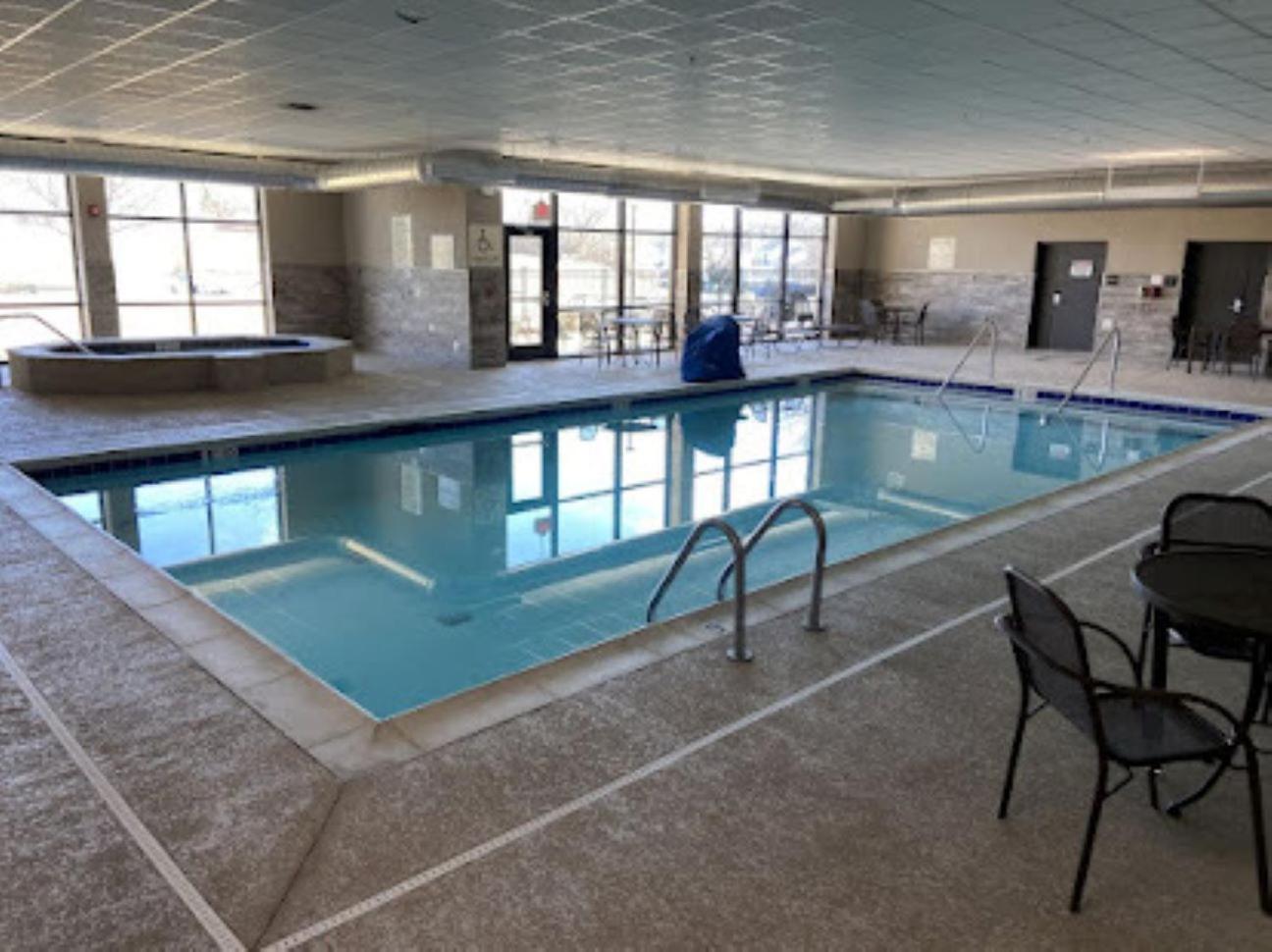 Hotel Lotus Kansas City Merriam Екстер'єр фото