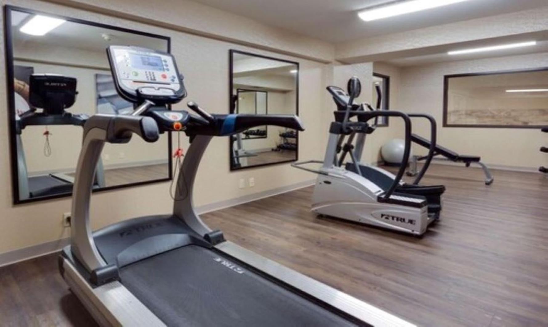 Hotel Lotus Kansas City Merriam Екстер'єр фото