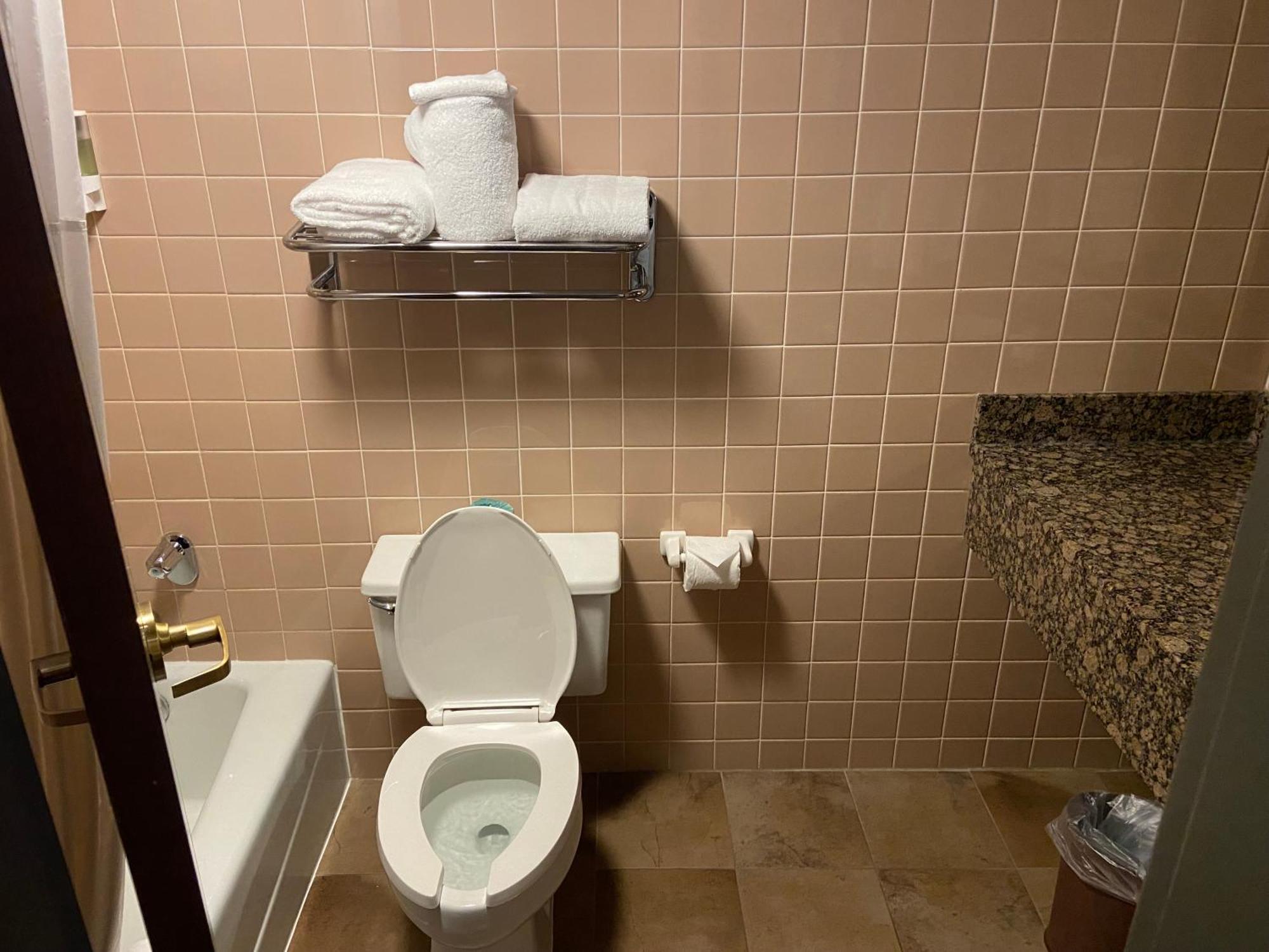 Hotel Lotus Kansas City Merriam Екстер'єр фото